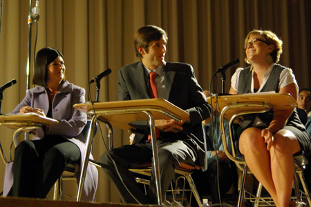 (l-r) Panelists Vicki L. Phillips (director of education, Gates Foundation), Charles Best (Founder and CEO, DonorsChoose.org) and Elizabeth Smith (teacher, Manhattan Bridges High School) (l-r) Panelists Vicki L. Phillips (director of education, Gates Foundation), Charles Best (Founder and CEO, DonorsChoose.org) and Elizabeth Smith (teacher, Manhattan Bridges High School)