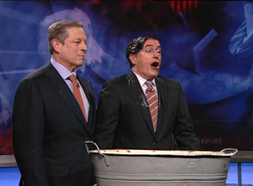 Al Gore helps Stephen Colbert to adapt - November 4, 2009 Al Gore helps Stephen Colbert to adapt - November 4, 2009